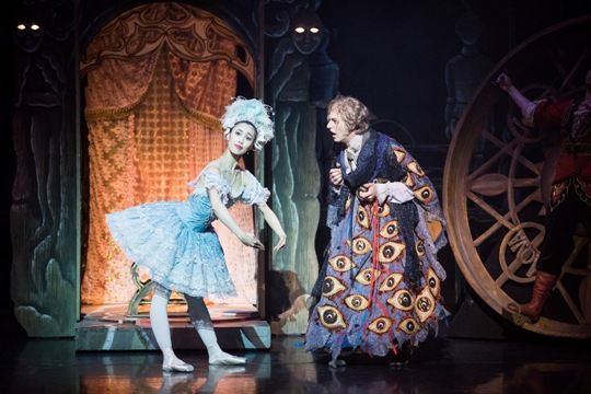 Sezona s Australským baletem v kinech vyvrcholí Coppélií