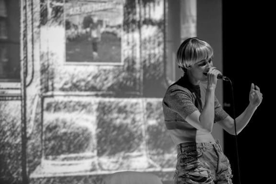 Miss AmeriKa (Miřenka Čechová). Foto: Vojtěch Brtnický. Miss AmeriKa (Miřenka Čechová). Foto: Vojtěch Brtnický.