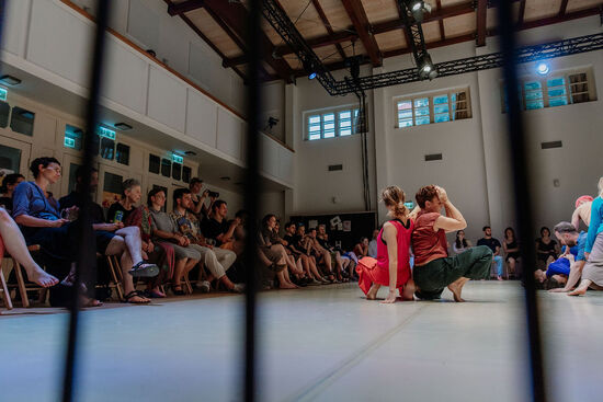 Inner Speech as a Stage Gesture in Instant Composition. Photo: Tereza Jakoubková Photography.