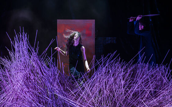 Rootless Root Company on the borderline between life and death. The raw narrative is underscored by music and screams