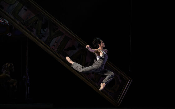 Liliom remains a romantic, sentimental melodrama. Despite the interpretations and direction of ballet magician John Neumeier