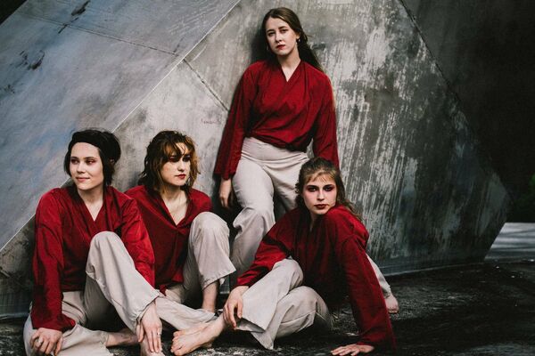 To the Times Being. common.collectiv, Natalia Kozakiewicz, Michalina Żurek, Katarzyna Żurawska, Aleksandra Smoliga.