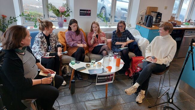 Open talk Working slow: from the left Hild Borchgrevink, Lydia Wharf, Lena Megyeri, Lucie Hayashi, Petra Dotlačilová, Anette Therese Pettersen. Photo: Daniela Machová.