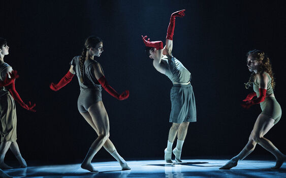 Choreographer Guillaume Côté’s masterpiece dances passionately for the climate. Burn Baby, Burn is an impressive visual-movement piece