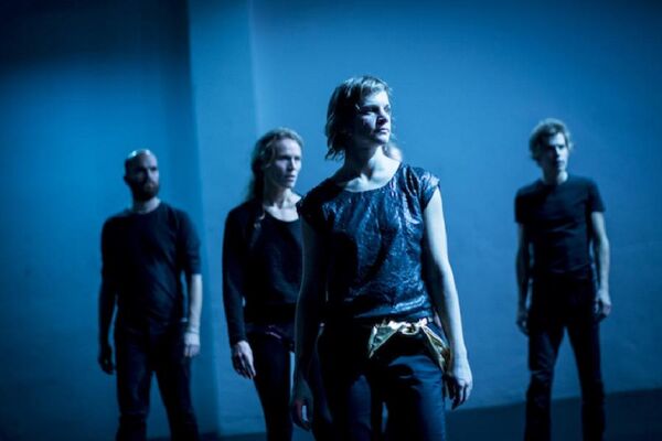 VerTeDance (Bára Látalová a Lucia Kašiarová) project Ceviche. Photo: Vojtěch Brtnický.