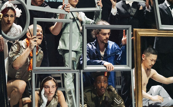 Cherkaoui in Vlaemsch (chez moi) searches for home in words and memories, while the dance quietly supports the story