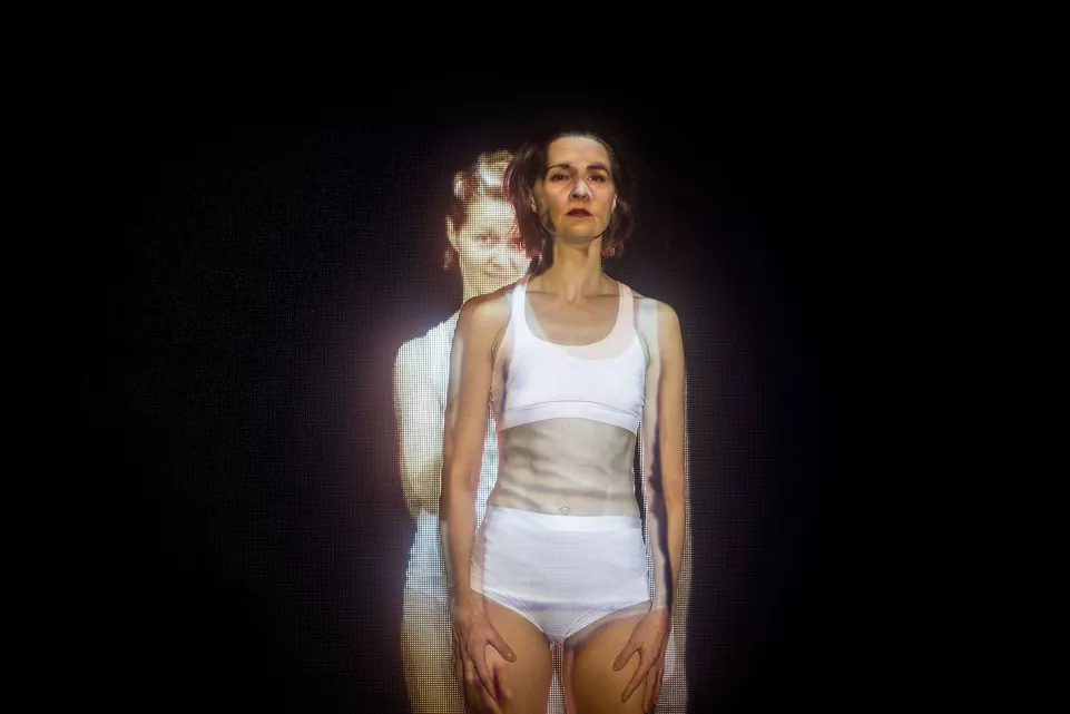 DVACETjedna. Miřenka Čechová. Photo: Vojta Brtnický.