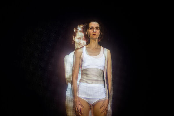 DVACETjedna. Miřenka Čechová. Photo: Vojta Brtnický.