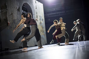 Your Ghosts, My Shadows. Lenka Vagnerová and Company. Foto: Vojta Brtnický.