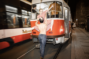 Tramvaj do stanice Touha. Foto: archiv DEKKADANCERS.