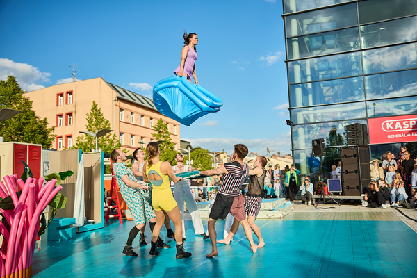 Splash, režie: Thomas Steyaert. Cirk La Putyka. Photo: Miloš Šálek.
