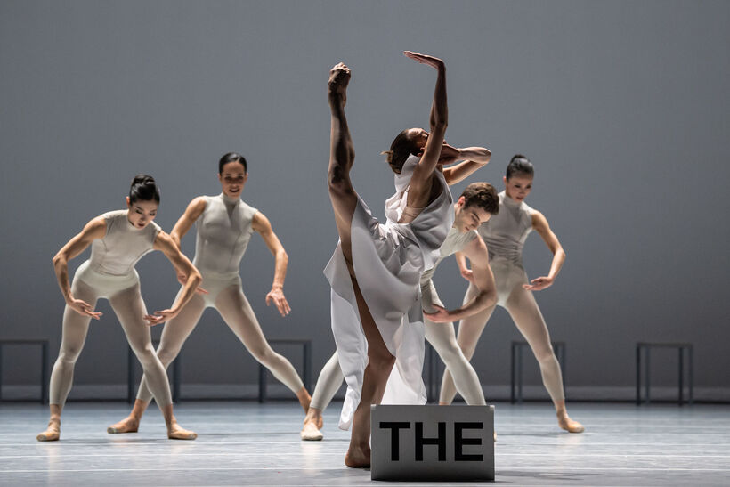 Forsythe / Clug / McGregor; William Forsythe - The Second Detail (Balet ND). Foto: Serghei Gherciu.