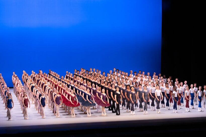 Royal Ballet School students in Grand Defilé. Source: RBS.
