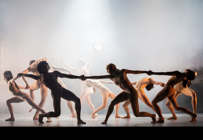 Die Unsichtbaren. Photo © Bundesjugendballett.