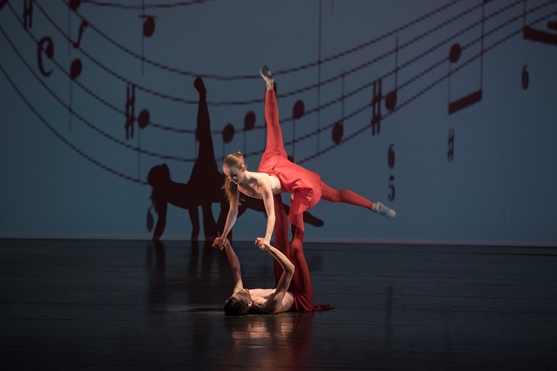 TKP - Tóny těla - E. Bořkor, K. Děrešová, Foto: Serghei Gherciu