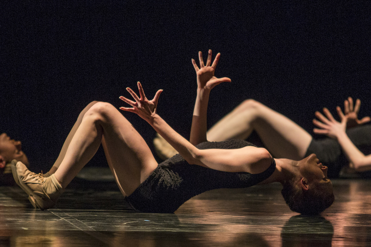 4 ELEMENTS - Falling Angels (Emilia Vuorio). Foto Ctibor Bachratý.