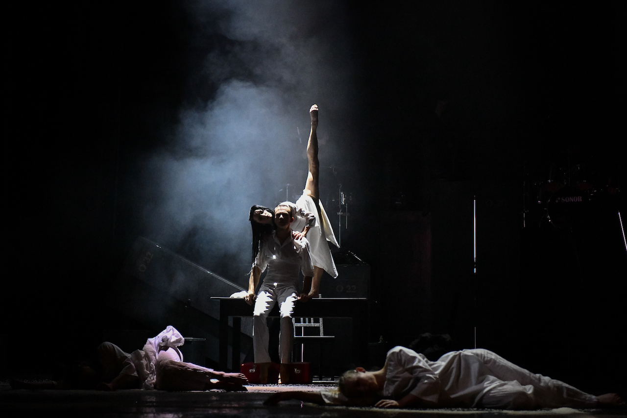(S)tvoření (Maria Gornalova, Alexey Yurakov). Foto Michal Hančovský.