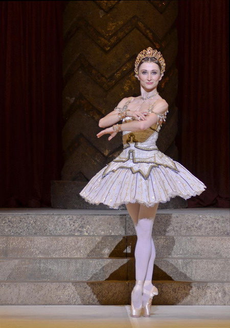 Daria Klimentova as Raymonda, photo: Dave Morgan